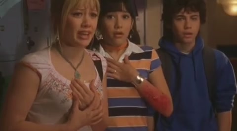 DailyDuff-dot-org_LizzieMcGuire-2x19SheSaidHeSaidSheSaid0304.jpg