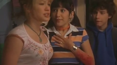 DailyDuff-dot-org_LizzieMcGuire-2x19SheSaidHeSaidSheSaid0305.jpg