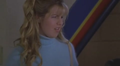 DailyDuff-dot-org_LizzieMcGuire-2x19SheSaidHeSaidSheSaid0521.jpg