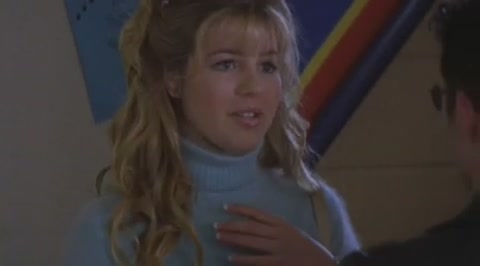 DailyDuff-dot-org_LizzieMcGuire-2x19SheSaidHeSaidSheSaid0523.jpg