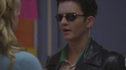 DailyDuff-dot-org_LizzieMcGuire-2x19SheSaidHeSaidSheSaid0528.jpg