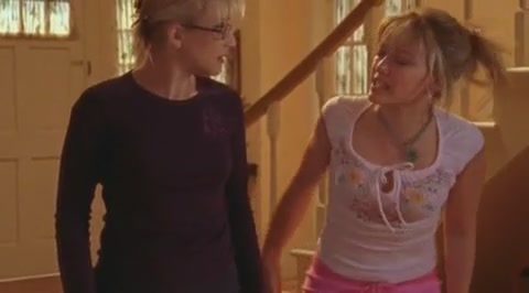 DailyDuff-dot-org_LizzieMcGuire-2x19SheSaidHeSaidSheSaid0689.jpg