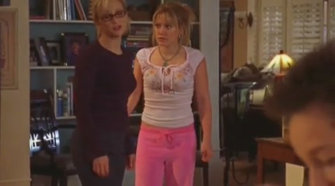 DailyDuff-dot-org_LizzieMcGuire-2x19SheSaidHeSaidSheSaid0693.jpg