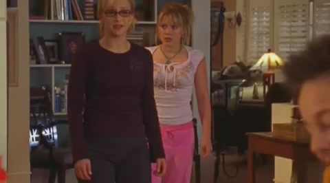 DailyDuff-dot-org_LizzieMcGuire-2x19SheSaidHeSaidSheSaid0694.jpg