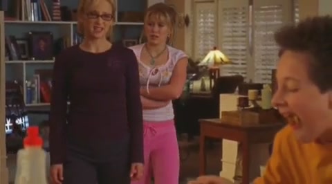 DailyDuff-dot-org_LizzieMcGuire-2x19SheSaidHeSaidSheSaid0695.jpg