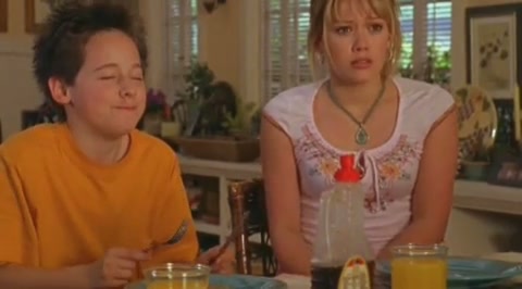 DailyDuff-dot-org_LizzieMcGuire-2x19SheSaidHeSaidSheSaid0730.jpg