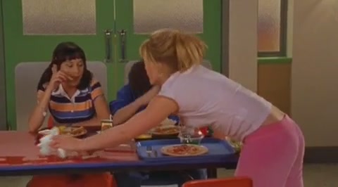 DailyDuff-dot-org_LizzieMcGuire-2x19SheSaidHeSaidSheSaid0807.jpg