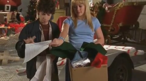 DailyDuff-dot-org_LizzieMcGuire-2x20XtremeXmas0148.jpg