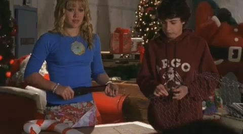 DailyDuff-dot-org_LizzieMcGuire-2x20XtremeXmas0603.jpg DailyDuff-dot-org_LizzieMcGuire-2x20XtremeXmas0603.jpg
