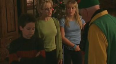 DailyDuff-dot-org_LizzieMcGuire-2x20XtremeXmas0556.jpg