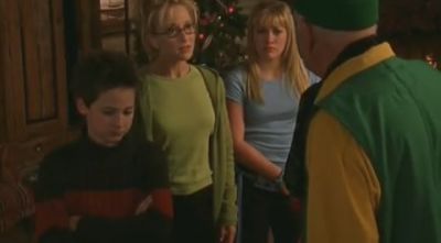 DailyDuff-dot-org_LizzieMcGuire-2x20XtremeXmas0557.jpg