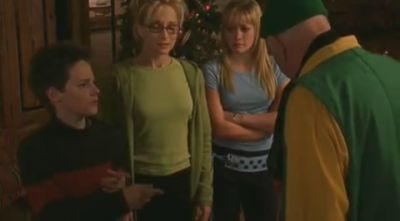 DailyDuff-dot-org_LizzieMcGuire-2x20XtremeXmas0560.jpg