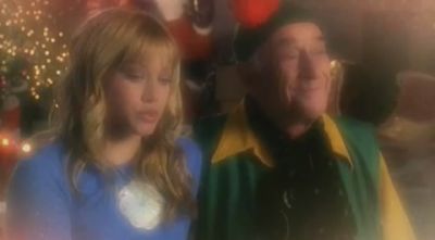 DailyDuff-dot-org_LizzieMcGuire-2x20XtremeXmas0796.jpg