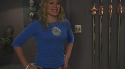 DailyDuff-dot-org_LizzieMcGuire-2x20XtremeXmas0935.jpg