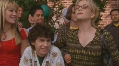 DailyDuff-dot-org_LizzieMcGuire-2x20XtremeXmas1010.jpg