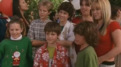 DailyDuff-dot-org_LizzieMcGuire-2x20XtremeXmas1089.jpg