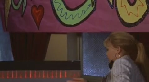 DailyDuff-dot-org_LizzieMcGuire-2x21LizziesEleven0916.jpg DailyDuff-dot-org_LizzieMcGuire-2x21LizziesEleven0916.jpg