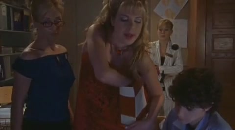 DailyDuff-dot-org_LizzieMcGuire-2x21LizziesEleven1008.jpg DailyDuff-dot-org_LizzieMcGuire-2x21LizziesEleven1008.jpg