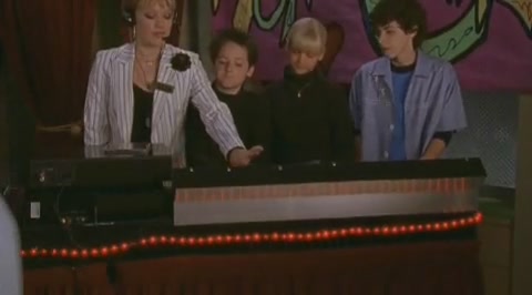 DailyDuff-dot-org_LizzieMcGuire-2x21LizziesEleven1139.jpg DailyDuff-dot-org_LizzieMcGuire-2x21LizziesEleven1139.jpg