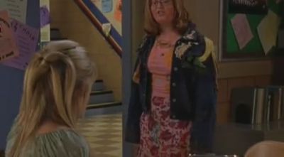 DailyDuff-dot-org_LizzieMcGuire-2x22DearLizzie0519.jpg