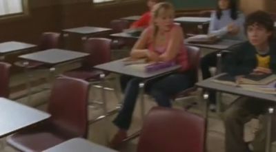 DailyDuff-dot-org_LizzieMcGuire-2x22DearLizzie0743.jpg