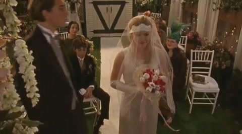 DailyDuff-dot-org_LizzieMcGuire-2x23Clue-Less0022.jpg