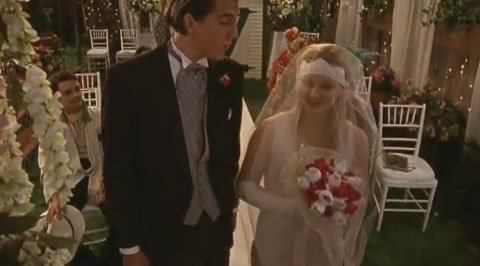 DailyDuff-dot-org_LizzieMcGuire-2x23Clue-Less0023.jpg