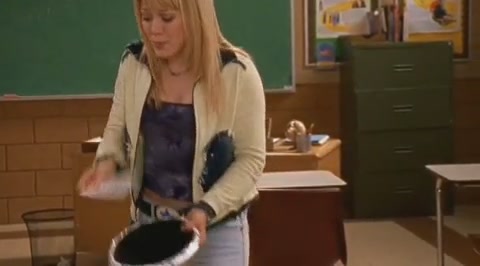 DailyDuff-dot-org_LizzieMcGuire-2x23Clue-Less0251.jpg
