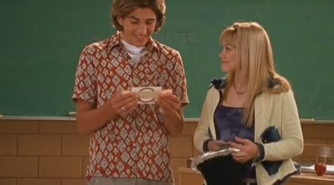 DailyDuff-dot-org_LizzieMcGuire-2x23Clue-Less1184.jpg