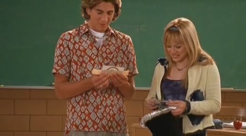 DailyDuff-dot-org_LizzieMcGuire-2x23Clue-Less1188.jpg