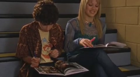 DailyDuff-dot-org_LizzieMcGuire-2x24ByeByeHillridgeJuniorHigh1652.jpg DailyDuff-dot-org_LizzieMcGuire-2x24ByeByeHillridgeJuniorHigh1652.jpg