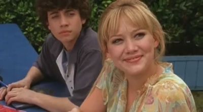 DailyDuff-dot-org_LizzieMcGuire-2x24ByeByeHillridgeJuniorHigh1998.jpg