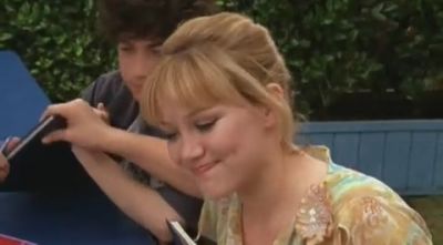 DailyDuff-dot-org_LizzieMcGuire-2x24ByeByeHillridgeJuniorHigh2008.jpg