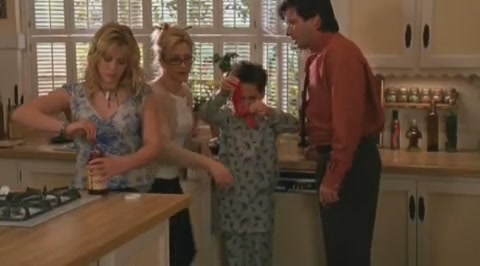 DailyDuff-dot-org_LizzieMcGuire-2x25Bunkies0122.jpg DailyDuff-dot-org_LizzieMcGuire-2x25Bunkies0122.jpg