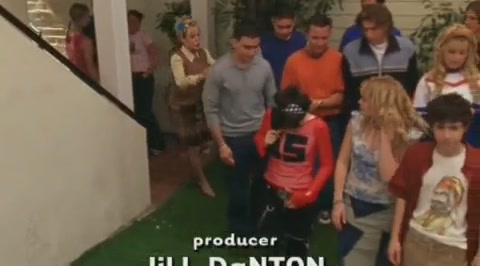 DailyDuff-dot-org_LizzieMcGuire-2x25Bunkies0183.jpg DailyDuff-dot-org_LizzieMcGuire-2x25Bunkies0183.jpg