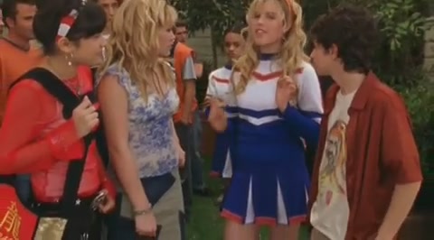 DailyDuff-dot-org_LizzieMcGuire-2x25Bunkies0216.jpg DailyDuff-dot-org_LizzieMcGuire-2x25Bunkies0216.jpg