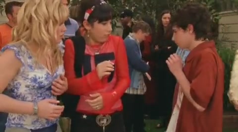 DailyDuff-dot-org_LizzieMcGuire-2x25Bunkies0261.jpg DailyDuff-dot-org_LizzieMcGuire-2x25Bunkies0261.jpg