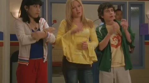 DailyDuff-dot-org_LizzieMcGuire-2x25Bunkies0822.jpg DailyDuff-dot-org_LizzieMcGuire-2x25Bunkies0822.jpg