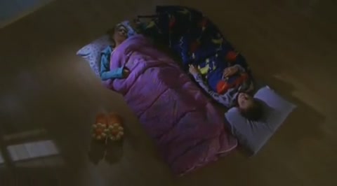 DailyDuff-dot-org_LizzieMcGuire-2x25Bunkies0917.jpg DailyDuff-dot-org_LizzieMcGuire-2x25Bunkies0917.jpg