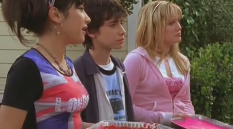 DailyDuff-dot-org_LizzieMcGuire-2x25Bunkies1121.jpg DailyDuff-dot-org_LizzieMcGuire-2x25Bunkies1121.jpg