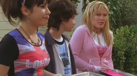 DailyDuff-dot-org_LizzieMcGuire-2x25Bunkies1123.jpg DailyDuff-dot-org_LizzieMcGuire-2x25Bunkies1123.jpg