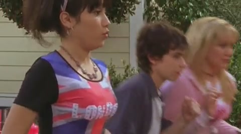 DailyDuff-dot-org_LizzieMcGuire-2x25Bunkies1130.jpg DailyDuff-dot-org_LizzieMcGuire-2x25Bunkies1130.jpg