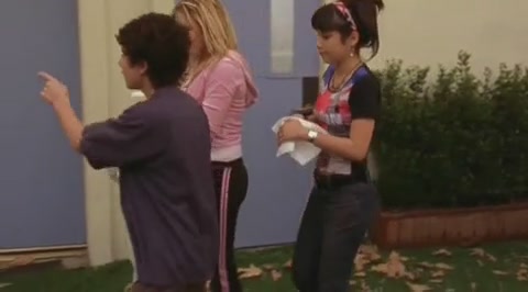 DailyDuff-dot-org_LizzieMcGuire-2x25Bunkies1174.jpg DailyDuff-dot-org_LizzieMcGuire-2x25Bunkies1174.jpg