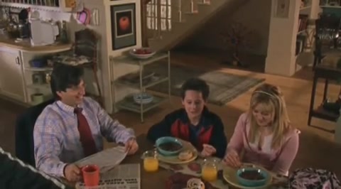 DailyDuff-dot-org_LizzieMcGuire-2x25Bunkies1200.jpg DailyDuff-dot-org_LizzieMcGuire-2x25Bunkies1200.jpg