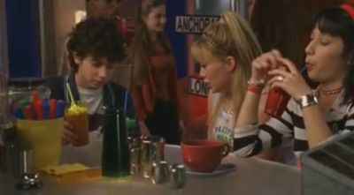 DailyDuff-dot-org_LizzieMcGuire-2x26AGordoStory0451.jpg