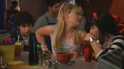 DailyDuff-dot-org_LizzieMcGuire-2x26AGordoStory0476.jpg