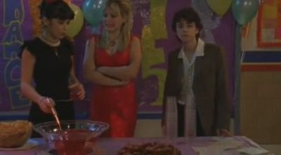 DailyDuff-dot-org_LizzieMcGuire-2x26AGordoStory1045.jpg