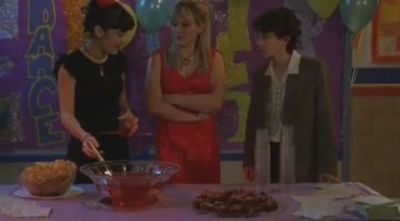 DailyDuff-dot-org_LizzieMcGuire-2x26AGordoStory1046.jpg