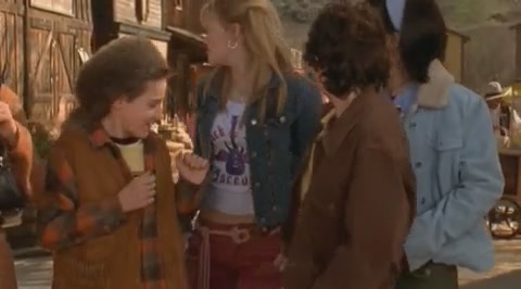 DailyDuff-dot-org_LizzieMcGuire-2x27GrubbyLongjohnsOldeTymeRevue0282.jpg