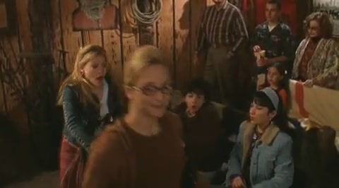 DailyDuff-dot-org_LizzieMcGuire-2x27GrubbyLongjohnsOldeTymeRevue0753.jpg